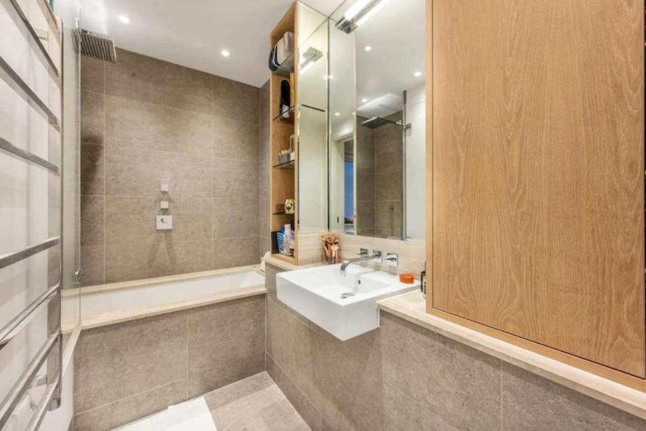 Posh 3 Bedroom Flat With Terrace And Indoor Fireplace In Mayfair, Near Hyde Park Лондон Экстерьер фото