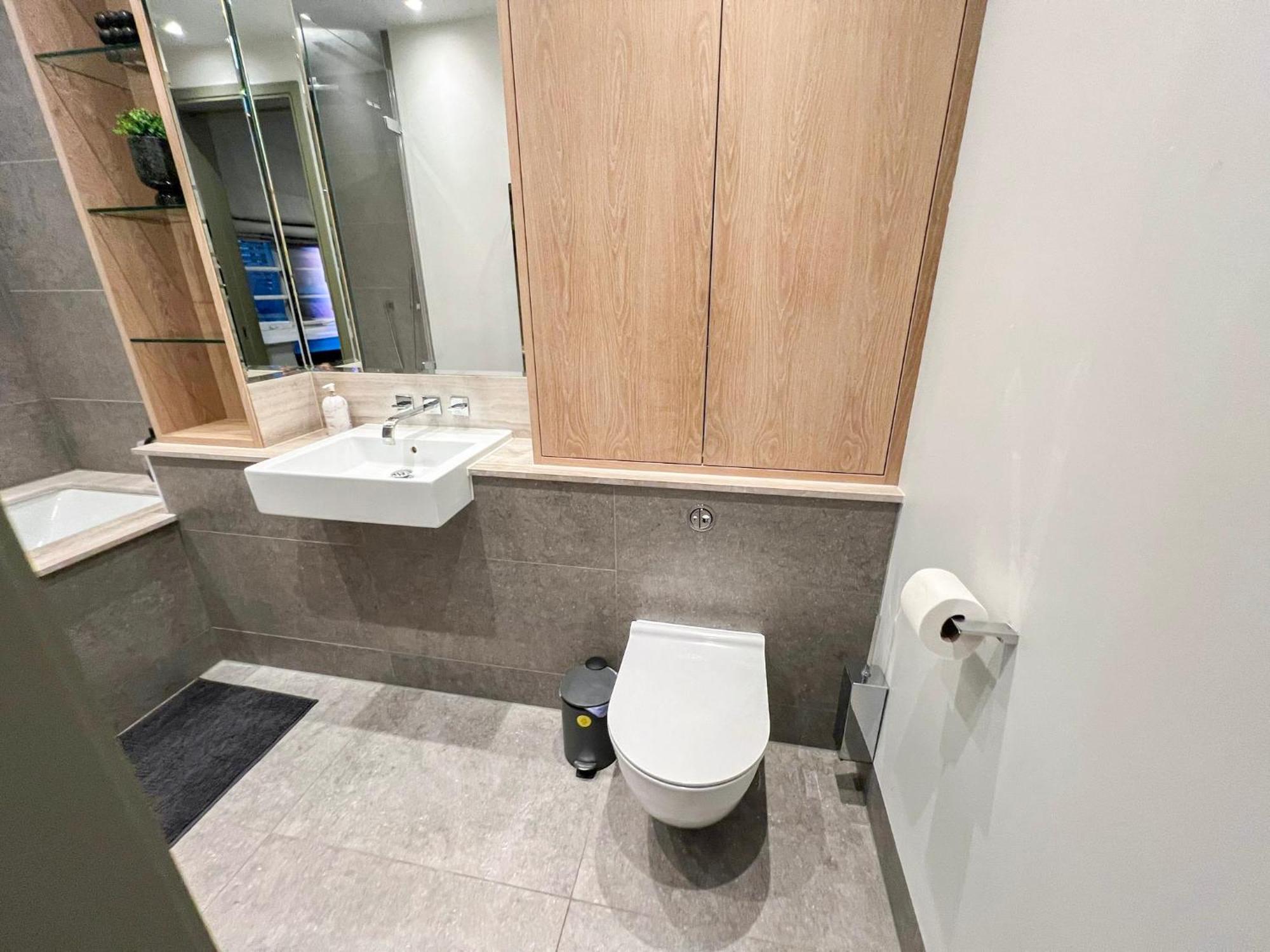 Posh 3 Bedroom Flat With Terrace And Indoor Fireplace In Mayfair, Near Hyde Park Лондон Экстерьер фото