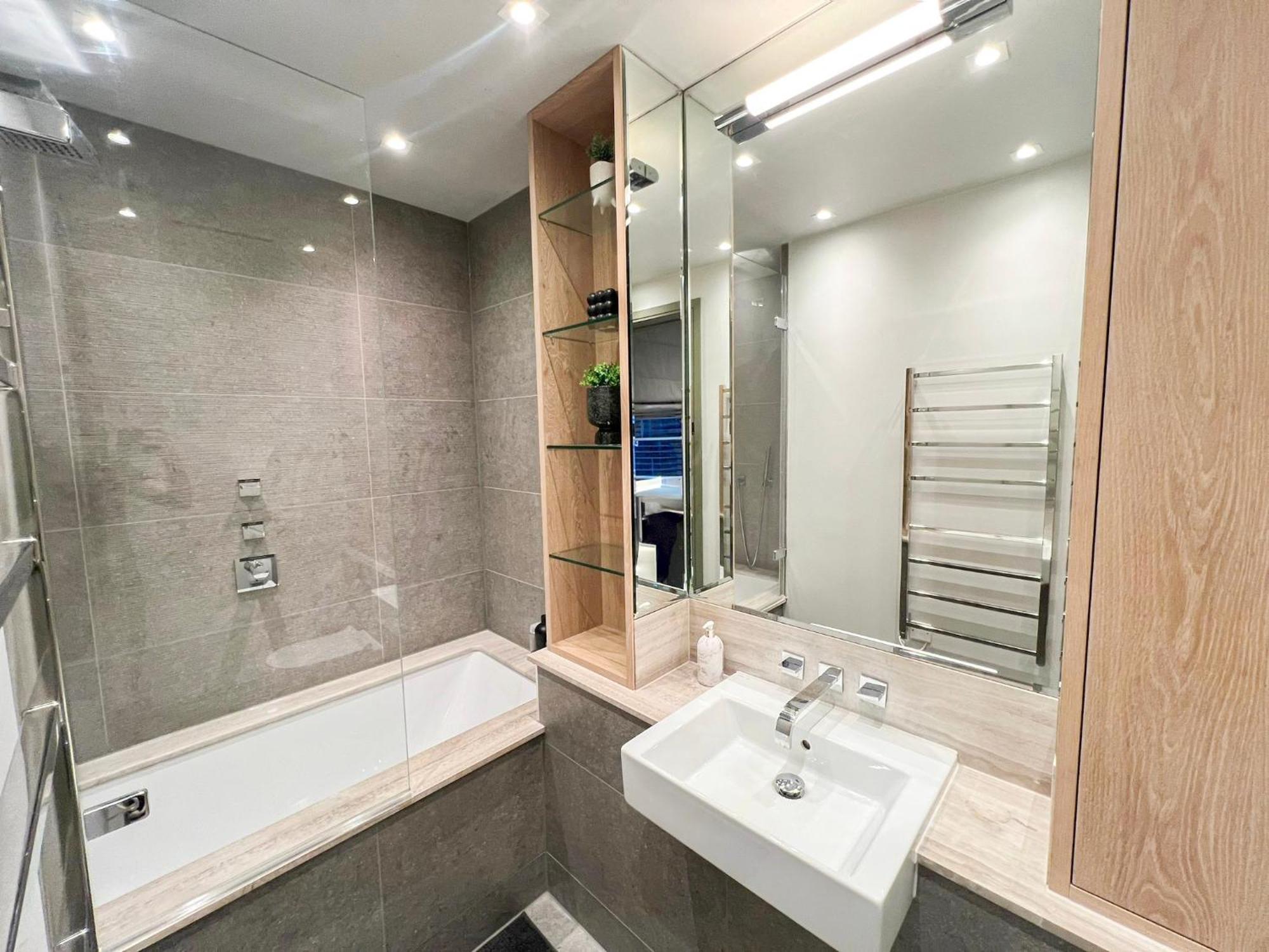 Posh 3 Bedroom Flat With Terrace And Indoor Fireplace In Mayfair, Near Hyde Park Лондон Экстерьер фото