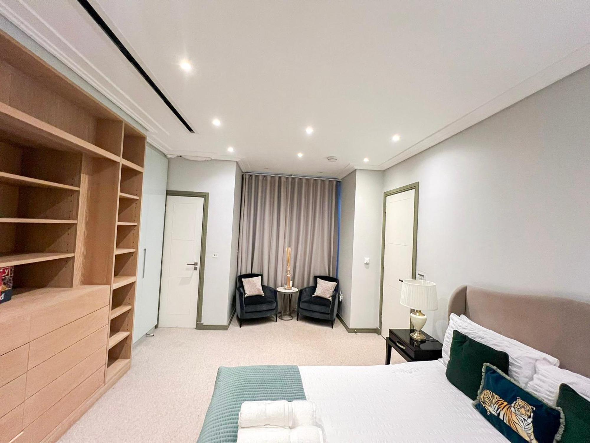 Posh 3 Bedroom Flat With Terrace And Indoor Fireplace In Mayfair, Near Hyde Park Лондон Экстерьер фото