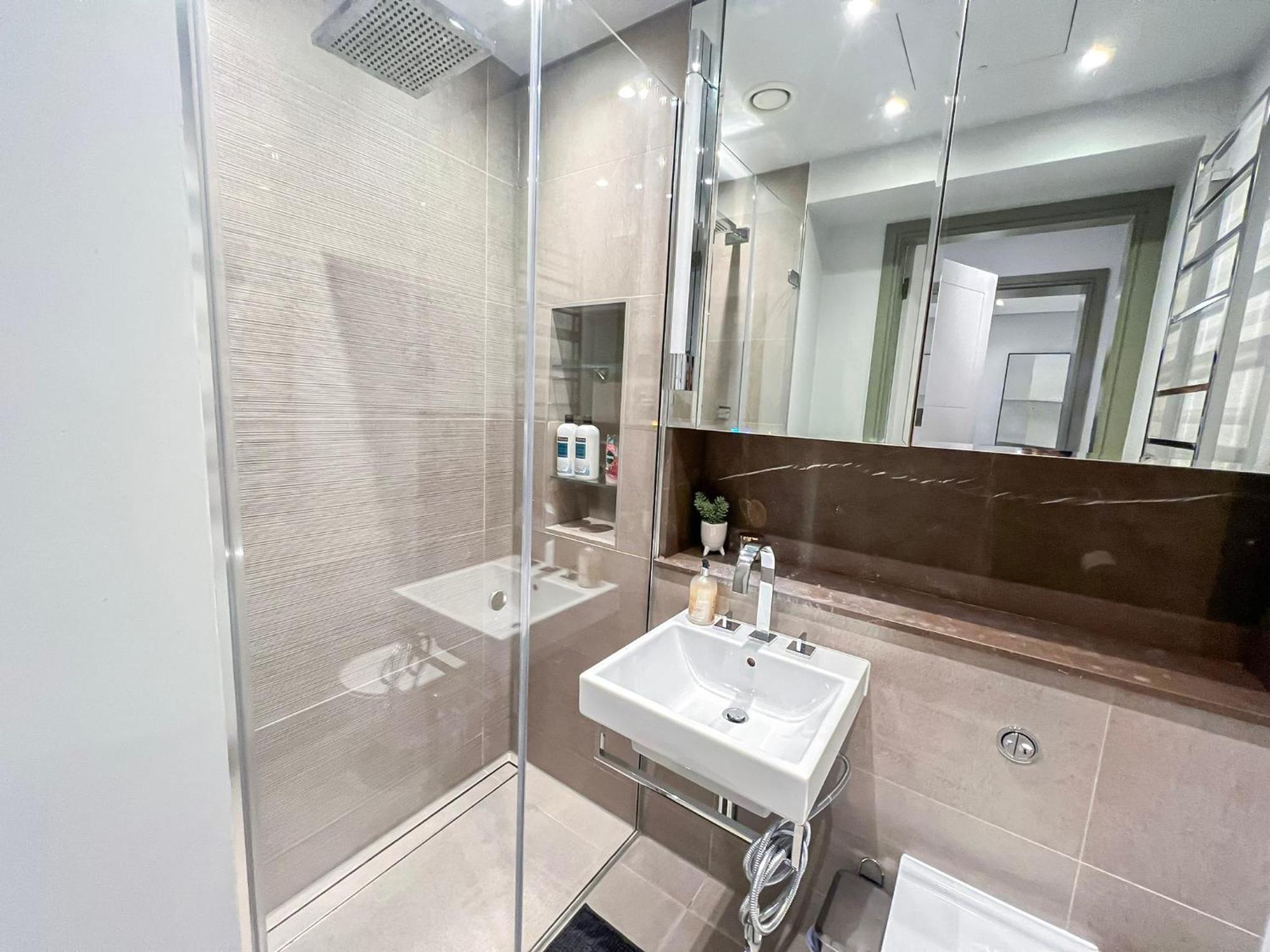 Posh 3 Bedroom Flat With Terrace And Indoor Fireplace In Mayfair, Near Hyde Park Лондон Экстерьер фото