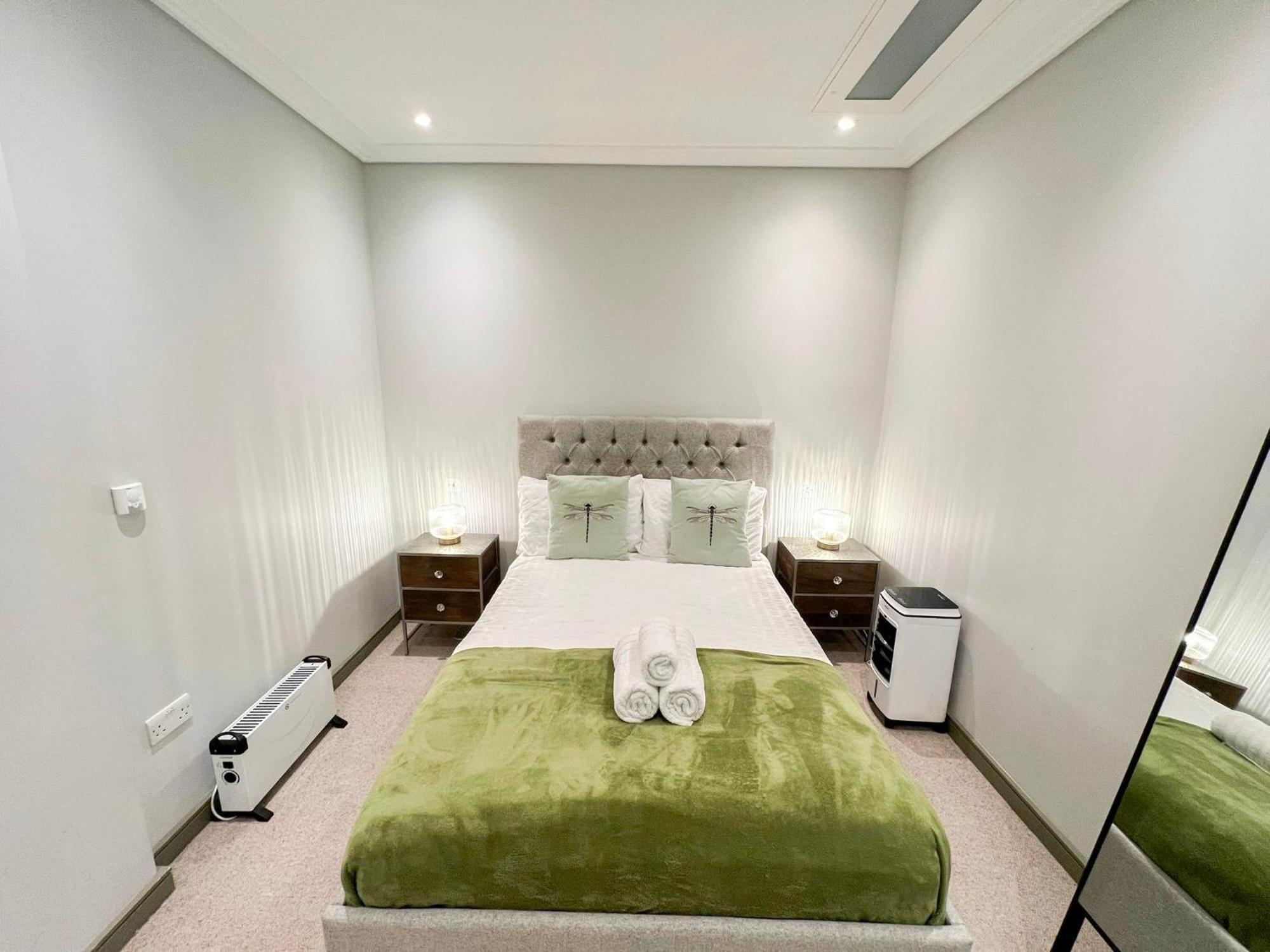 Posh 3 Bedroom Flat With Terrace And Indoor Fireplace In Mayfair, Near Hyde Park Лондон Экстерьер фото